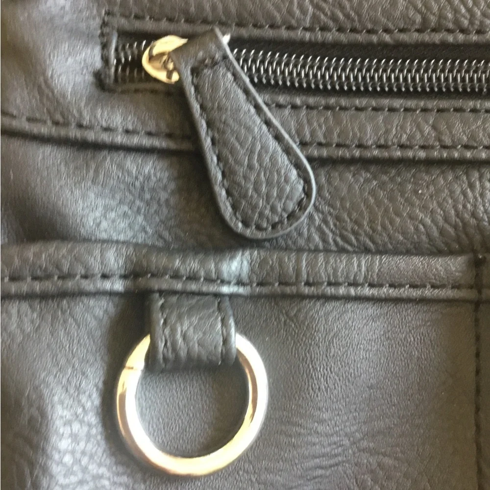 Muti Sac‎ Black Shoulder Strap Purse Preloved